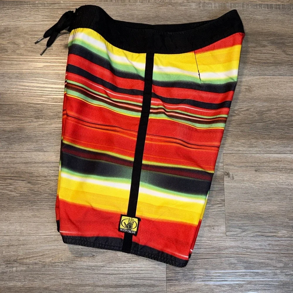 VTG Body Glove Board Shorts Mens Medium Vibrant-Horizontal Rasta-Striped Pattern